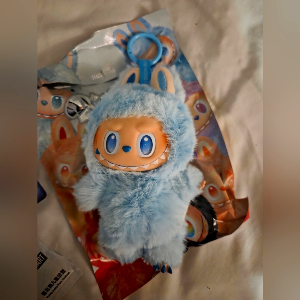 Unhomed POP MART Labubu Big Into Energy Blue Hope